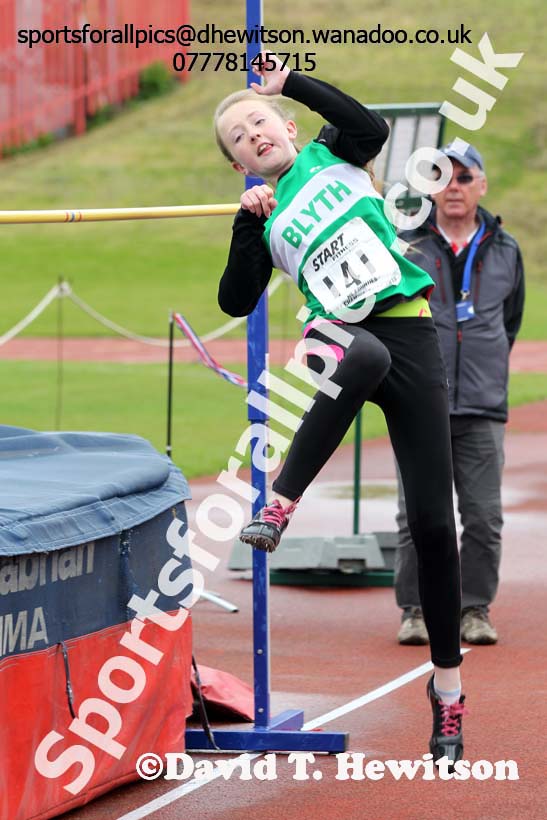Girls under-13s, North East Track and Field Champs., Gateshead. Photo: David T. Hewitson/Sports for All Pics